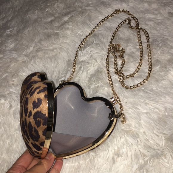 Heart shaped clutch/purse. - Picture 4 of 4